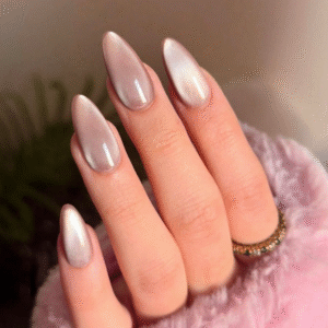 ✅ 12 stunning nails set ✅ Reusable 5–7 Times – Just clean and store carefully ✅ Standard Size – Designed to fit most nail shapes comfortably ✅ Quick Application – No mess, no stress! ✅ Accessories : Nail Glue Stickers, Alcohol Wipes, Mini Nail File/Nailer, Nail Puff